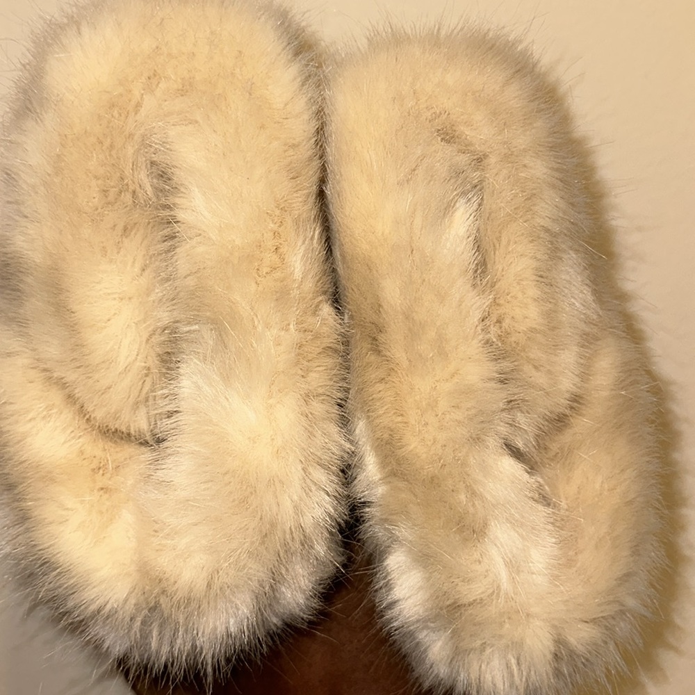 Used Uggs - image 6